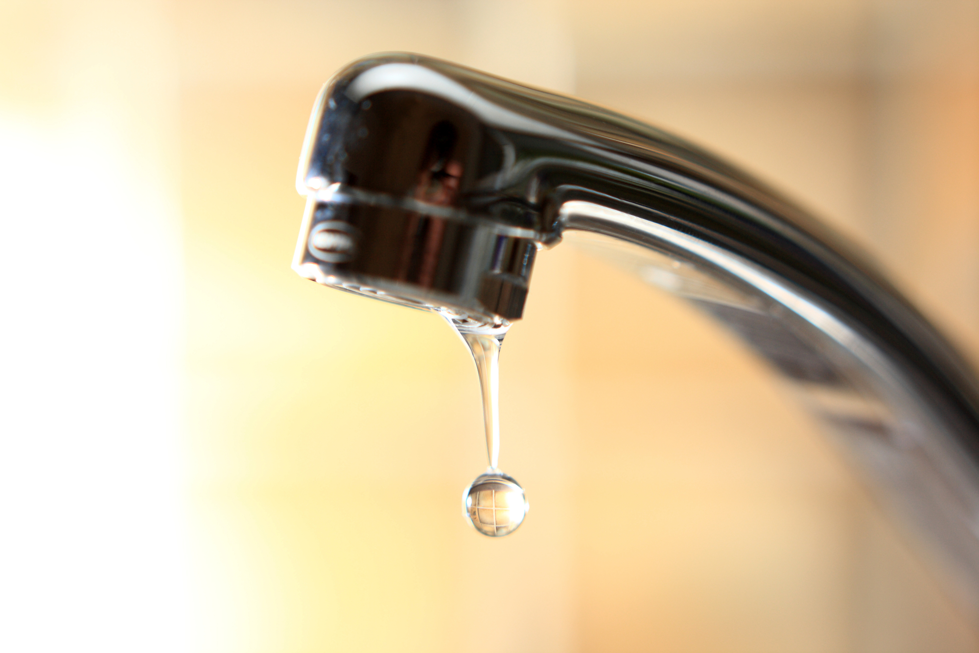 کاهش فشار آب در شیر آب اهرمی و دلیل آن