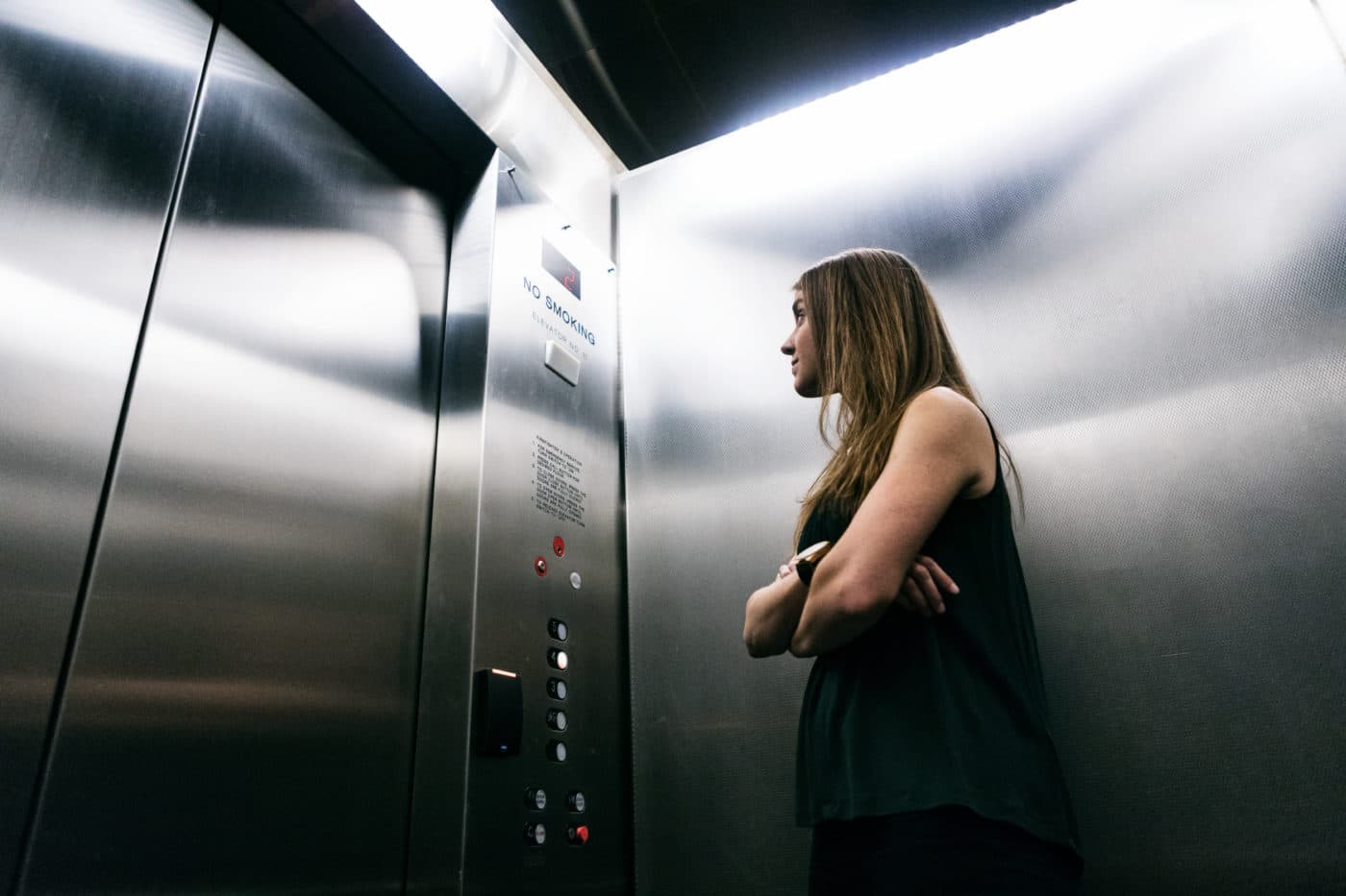 حفظ خونسردی هنگام گیر کردن در آسانسور