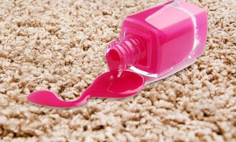پاک کردن لکه لاک از روی فرش