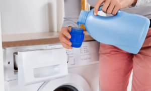 علت سفیدک زدن لباس در ماشین لباسشویی