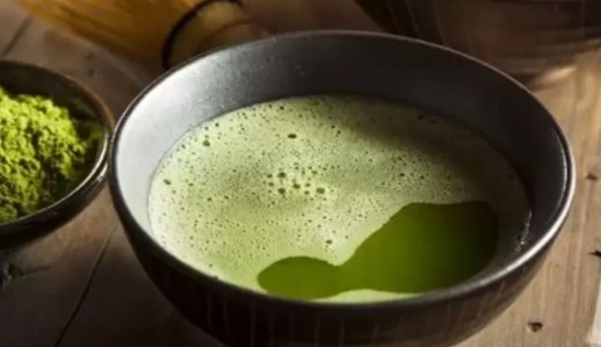  چای سبز برای از بین بردن لکه لباس‌ها 