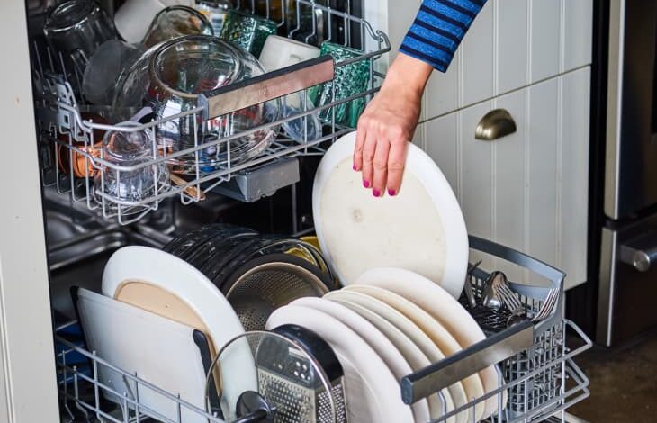 k Photo Lifestyle 2020 02 The Brilliant Way to Make More Space in Your Dishwasher Lifestyle The Brilliant Way to Make More Space in Your Dishwasher 091