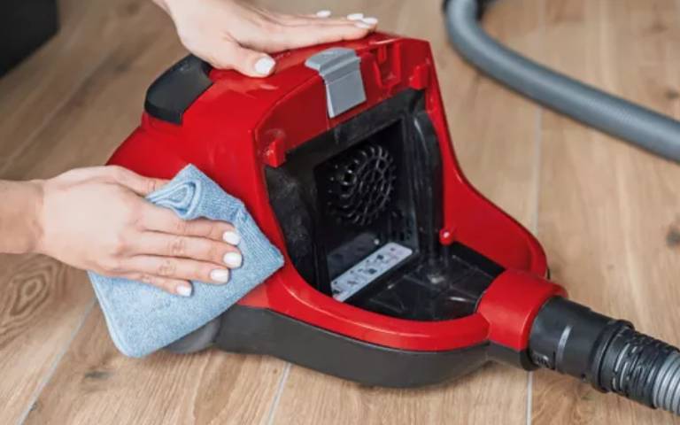روش تمیز کردن جارو برقی مخزن دار چگونه است؟/آموزش تمیز کردن جارو برقی
