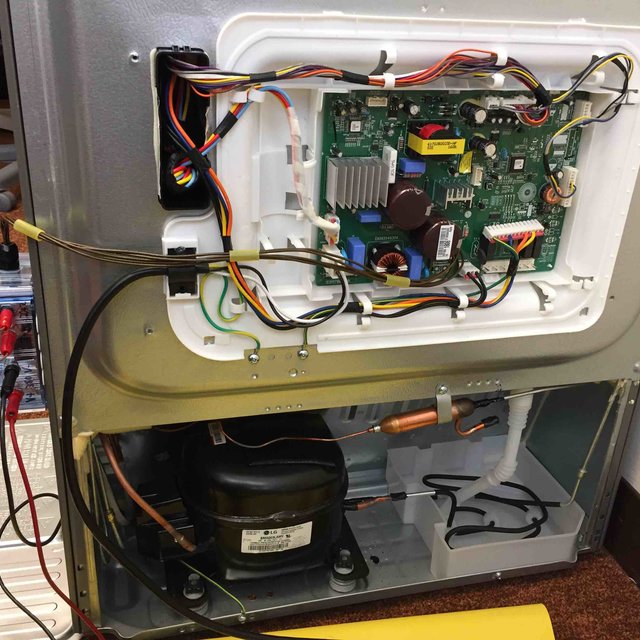 Prototype for the DC input modification of a refrigerator The blue box on the left side Q640 1