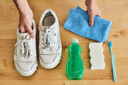روش های تمیز کردن کیف و کفش