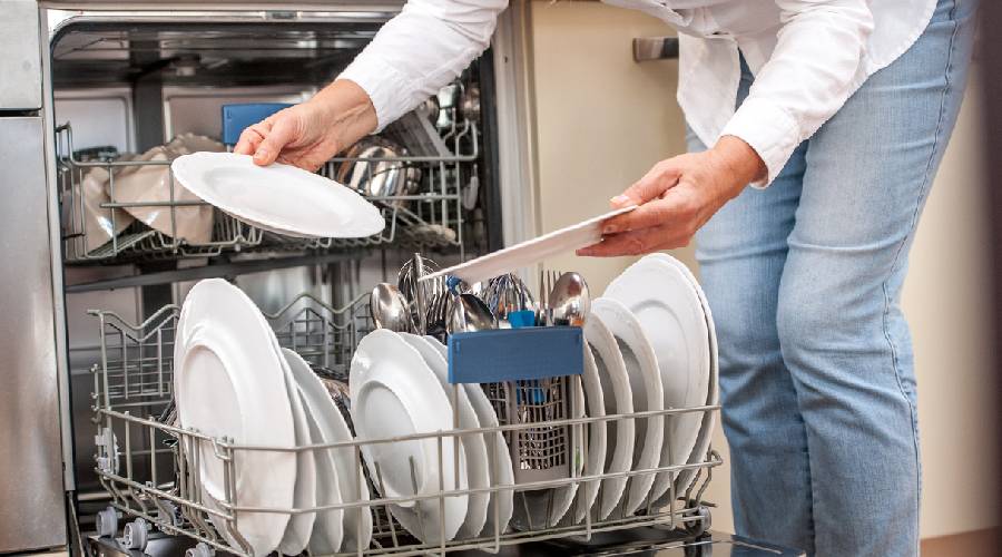 دلیل خشک نشدن ظروف در ماشین ظرفشویی 