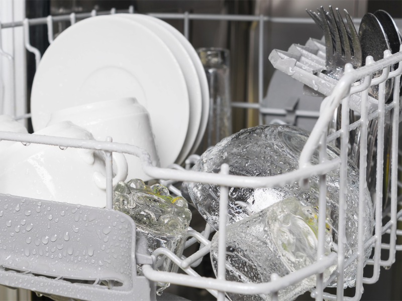 دلیل خشک نشدن ظروف در ماشین ظرفشویی