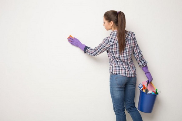 راهکارهایی ساده برای تمیز کردن دیوارهای سفید