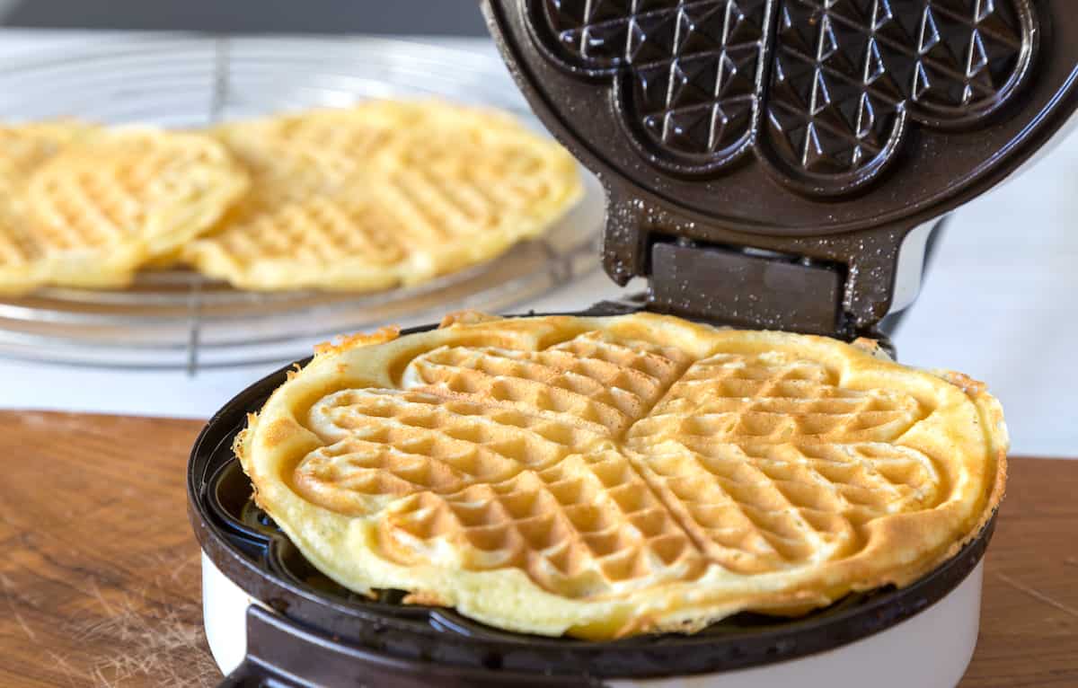 Best Thin Non Belgian Waffle Makers 1