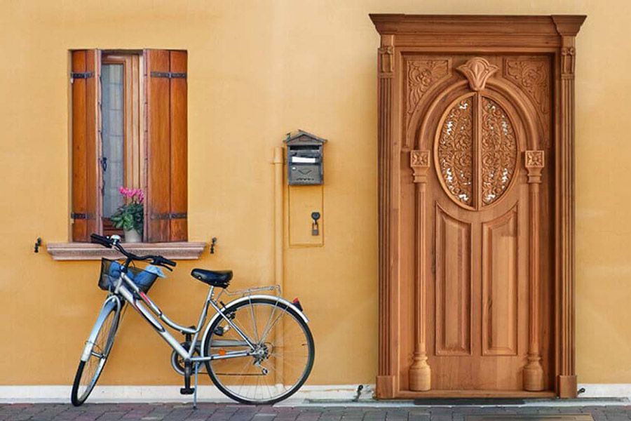 درب چوبی برای ورودی خانه