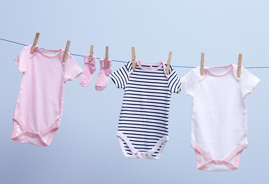 بررسی روش شستن لباس نوزاد