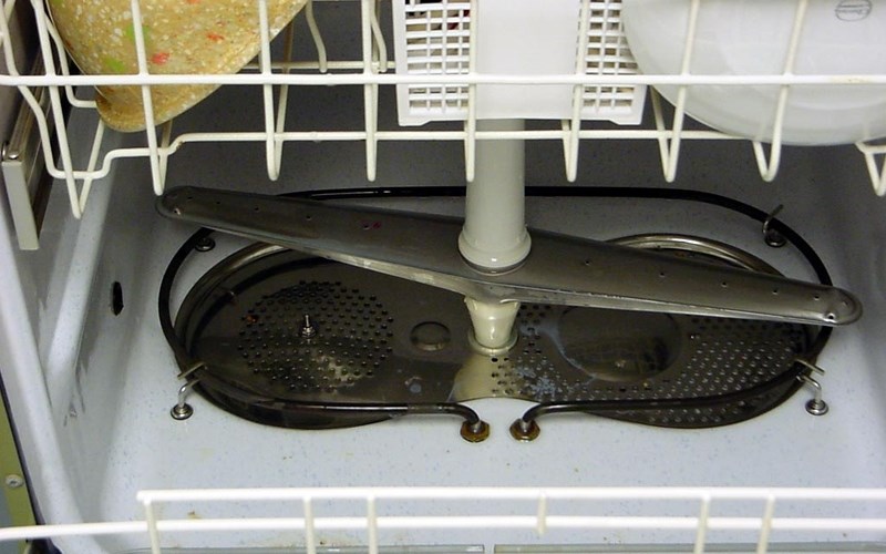 دلیل زنگ زدن ماشین ظرفشویی