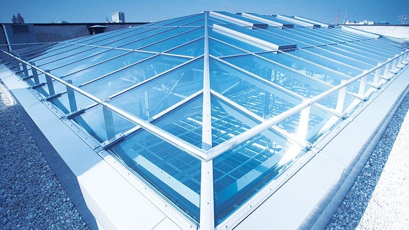 اسکای لایت و یا سقف شیشه ای چیست؟ | مزایا و معایب سقف شیشه‌ ای 